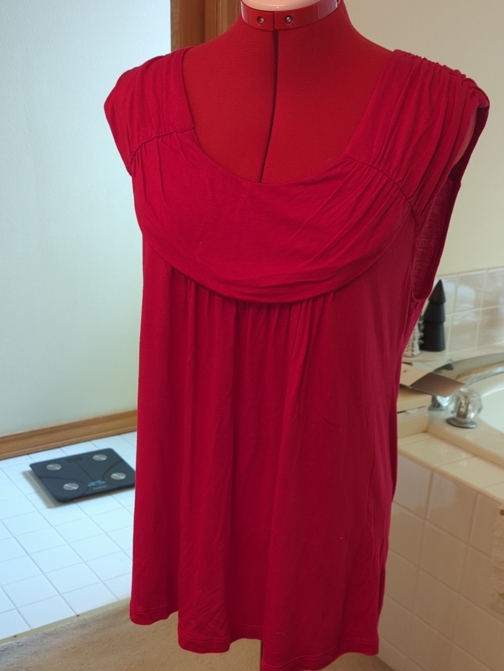 Daisy Fuentes Red Sleeveless Draped Neck Tank Top
